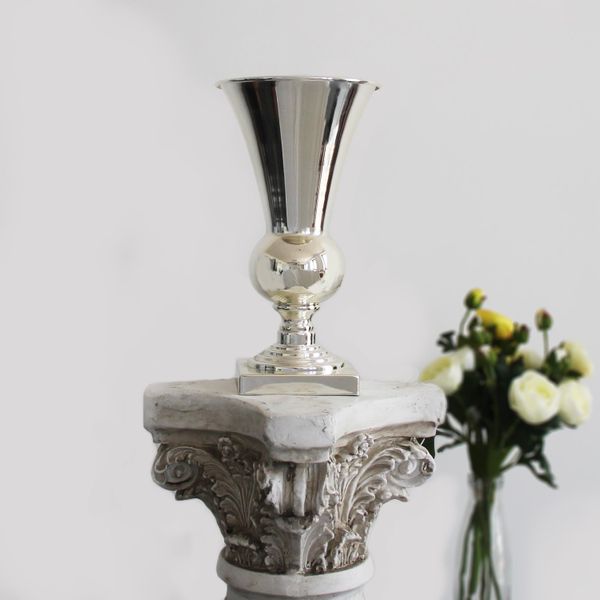 Silver Urn (31cm)