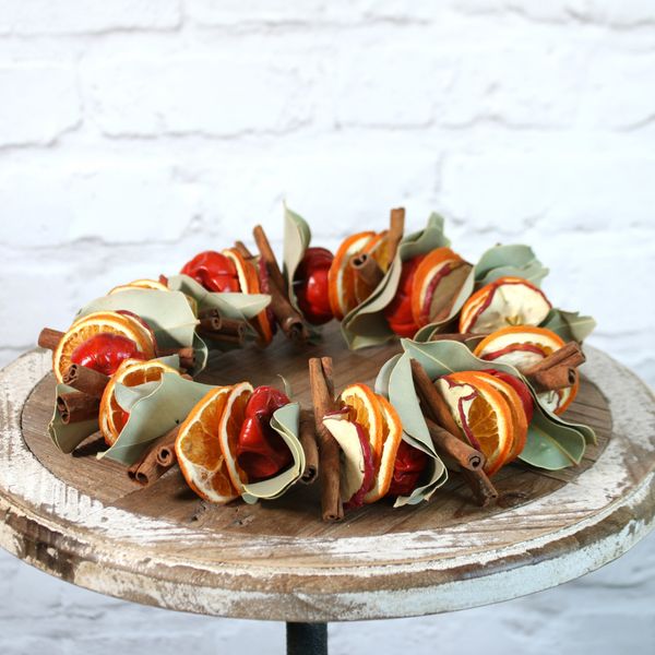 Small Fruit/Cinnamon Ring (22cm)