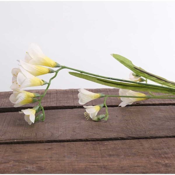 67cm Freesia Spray Cream (24/288)