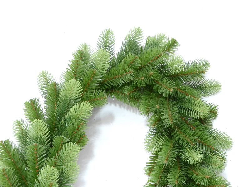 9ft Spruce Garland W/240 Tips (6)