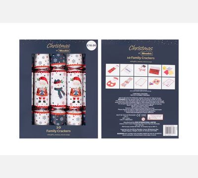 10 Family Santa & Friends Crackers.png
