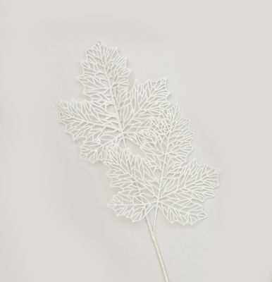 66cm Glitter Maple Leaf White