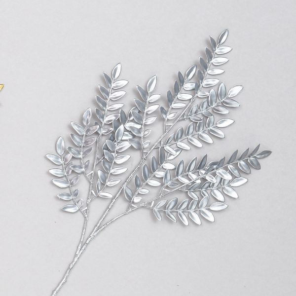 66Cm Box Leaf Spray Silver