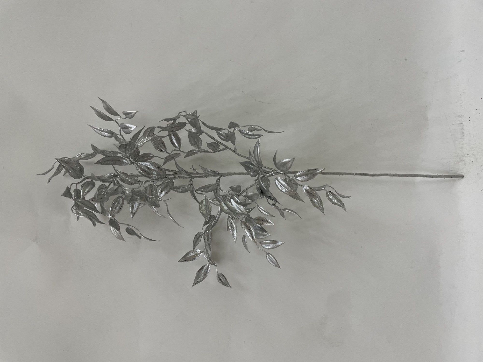 82Cm Leaf Spray Silver