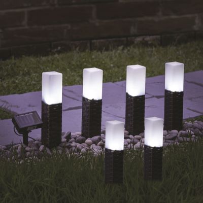 6 Piece Ratten Pathway lights 3m Battery powered with 2 functions