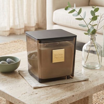 800G Candle Oud Wood