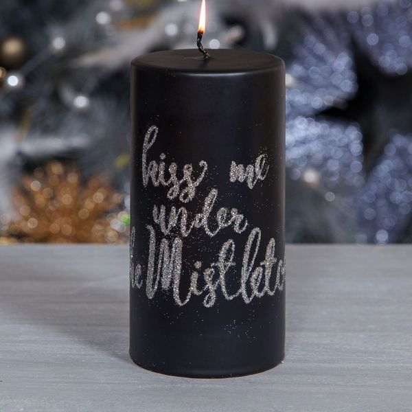 KISS ME UNDER THE MISTLETOE PILLAR CANDLE 6"