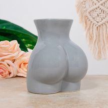 Bum Vase