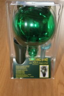 GreatGardens Self Watering Spike with 650ml Flask in Gift Pack